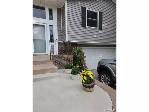 7649 W Frost Dr, Littleton, CO 80128