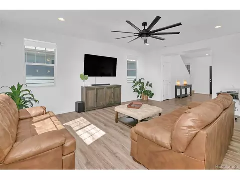 26758 E Maple Ave, Aurora, CO 80018 photo 2