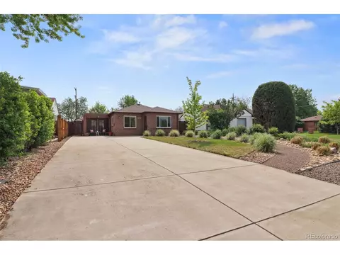 2510 Oneida St, Denver, CO 80207 photo 2