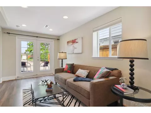2510 Oneida St, Denver, CO 80207 photo 9