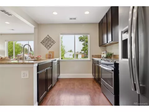 2510 Oneida St, Denver, CO 80207 photo 7