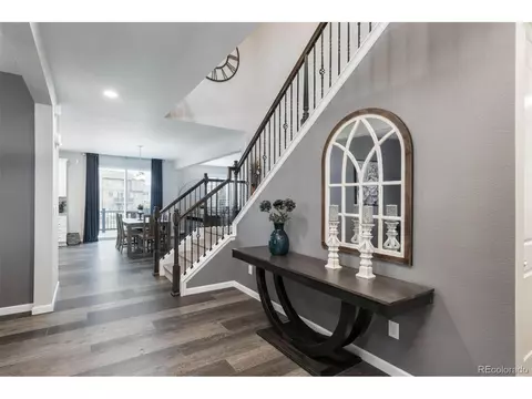 26845 E Glasgow Dr, Aurora, CO 80016 photo 2
