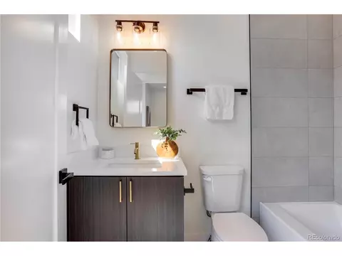 Bath - 5055 Cody St #E, Arvada, CO 80002 photo 6 of 6