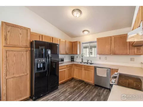 4313 Laurel Dr, Evans, CO 80620 photo 9