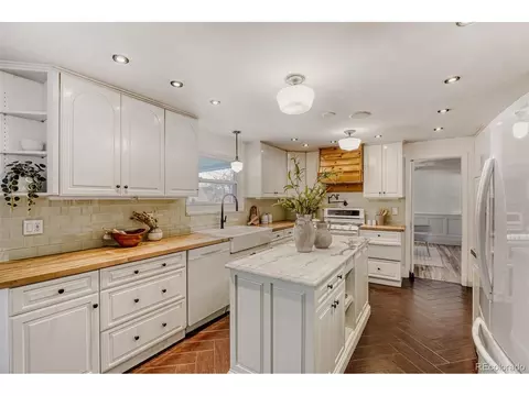 Kitchen - 8709 E Kenyon Ave, Denver, CO 80237 photo 3 of 4