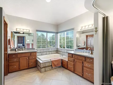 Bath - 6878 Taft Ct, Arvada, CO 80004 photo 2 of 5