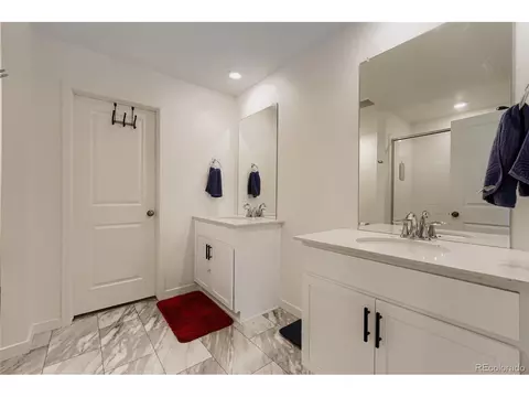 Bath - 46557 Sunrise Ct, Bennett, CO 80102 photo 2 of 4
