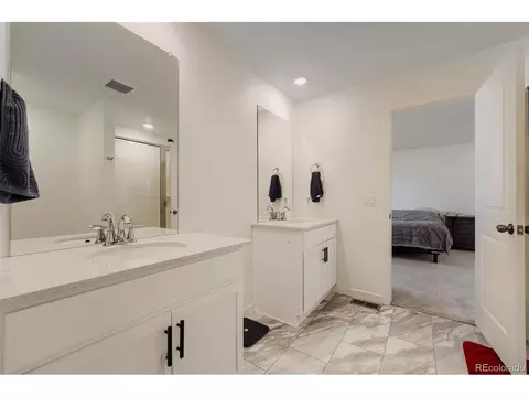 Bath - 46557 Sunrise Ct, Bennett, CO 80102 photo 3 of 4