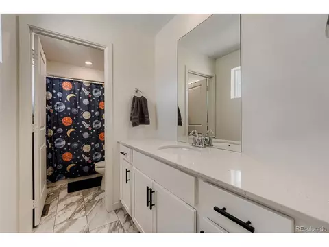 Bath - 46557 Sunrise Ct, Bennett, CO 80102 photo 4 of 4