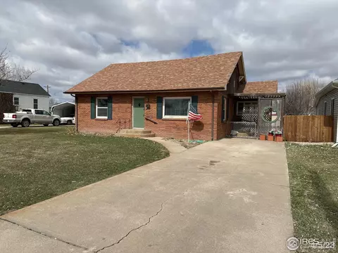 208 E 7th St, Julesburg, CO 80737