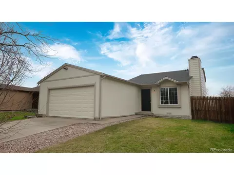1661 Dunkirk Ct, Aurora, CO 80011