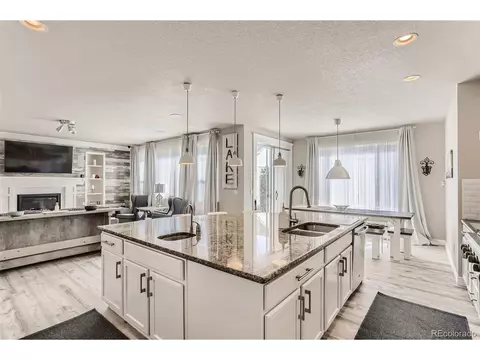 27390 E Lakeview Dr, Aurora, CO 80016 photo 9