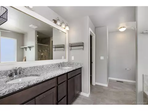Bath - 2480 Nicholson St, Berthoud, CO 80513 photo 2 of 4