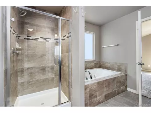 Bath - 2480 Nicholson St, Berthoud, CO 80513 photo 3 of 4