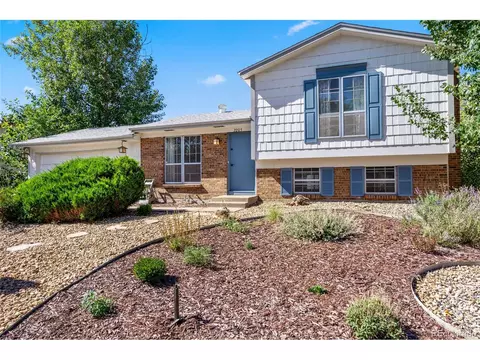 2205 S Kittredge Way, Aurora, CO 80013