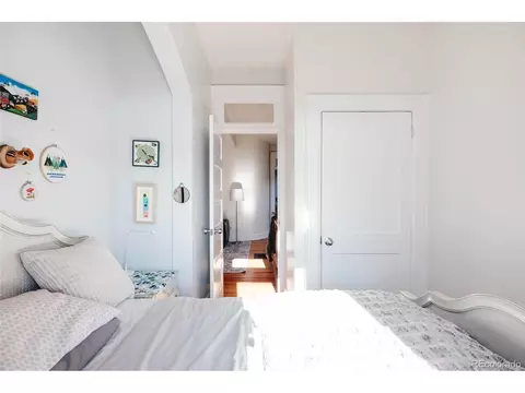 2537 Curtis St, Denver, CO 80205 photo 28