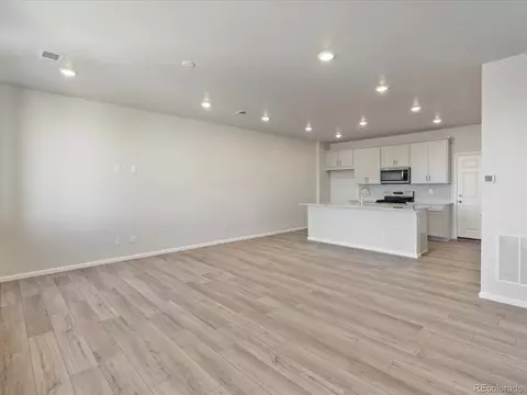 21203 E 63rd Dr, Aurora, CO 80019 photo 4
