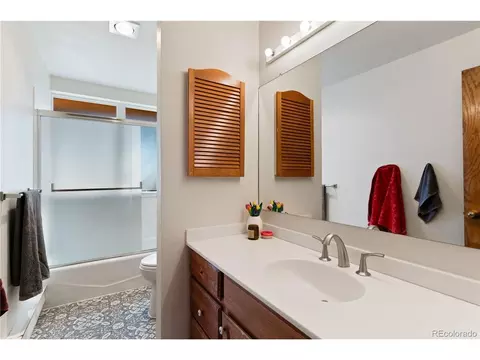 Bath - 60 W Ranch Trl, Morrison, CO 80465 photo 2 of 2