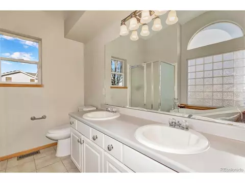 18376 E Amherst Dr, Aurora, CO 80013 photo 4