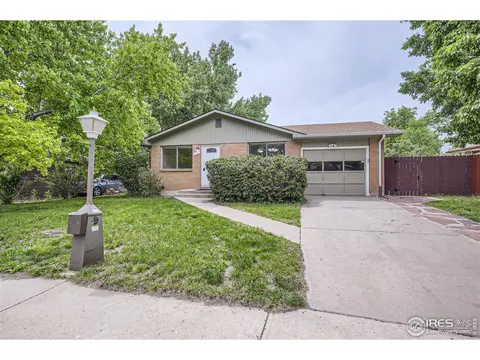 17 S Busch Ln, Longmont, CO 80501