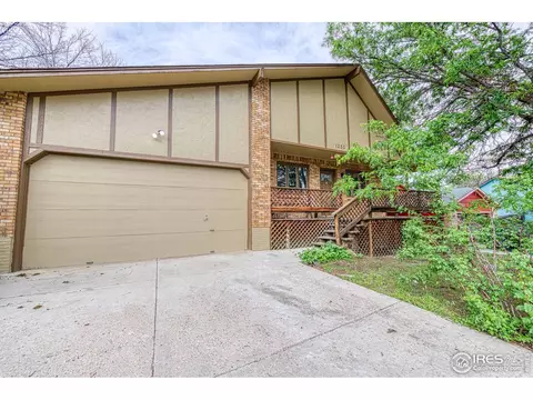 1230 Hunter Ct, Longmont, CO 80501