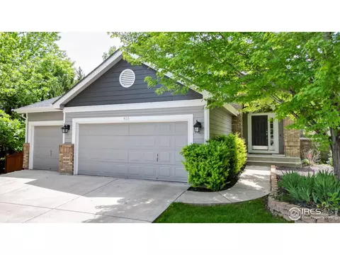 931 Deerhurst Cir, Fort Collins, CO 80525