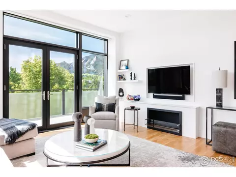1077 Canyon Blvd #204, Boulder, CO 80302