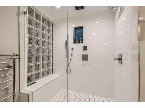 Bath - 1777 Larimer St #1908, Denver, CO 80202 photo 3 of 5