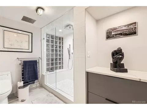 Bath - 1777 Larimer St #1908, Denver, CO 80202 photo 2 of 5
