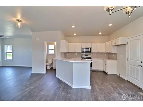 4226 Primrose Ln, Evans, CO 80620 photo 3