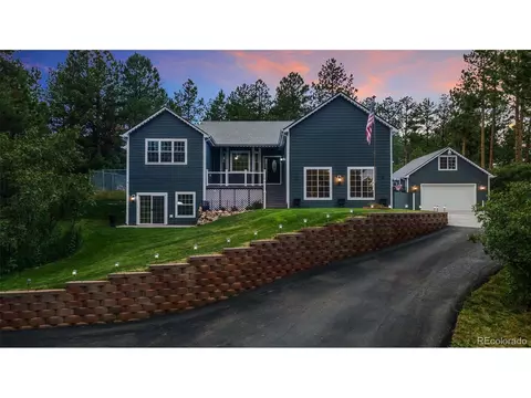 879 Cottonwood Ln, Larkspur, CO 80118