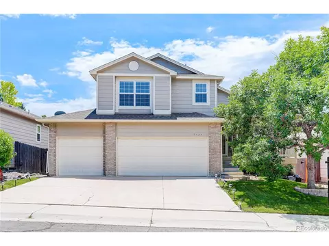 5424 S Versailles St, Aurora, CO 80015