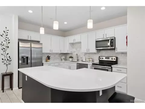 Kitchen - 9633 E 5th Ave #10-10202, Denver, CO 80230 photo 4 of 6