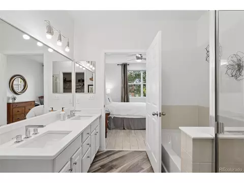 Bath - 9633 E 5th Ave #10-10202, Denver, CO 80230 photo 2 of 3