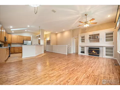 10490 Falcon St, Longmont, CO 80504 photo 8