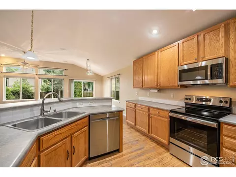 10490 Falcon St, Longmont, CO 80504 photo 9