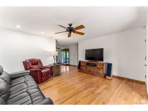 8101 E Linvale Pl, Denver, CO 80231 photo 5
