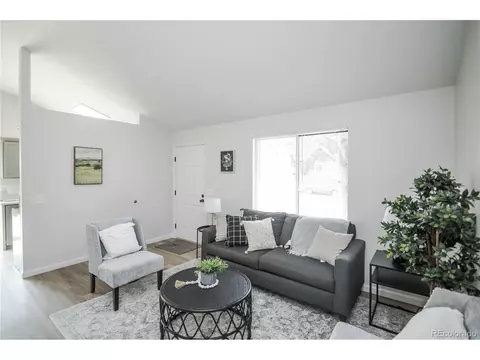 19385 E Batavia Pl, Aurora, CO 80011 photo 4