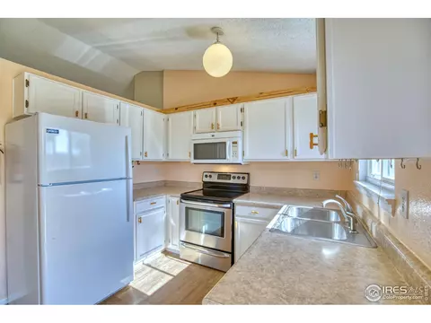 2170 Hackberry Cir, Longmont, CO 80501 photo 10