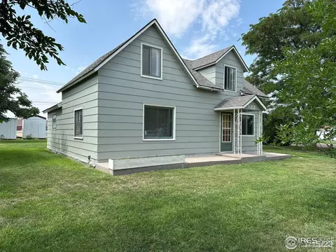 122 E 8th St, Julesburg, CO 80737
