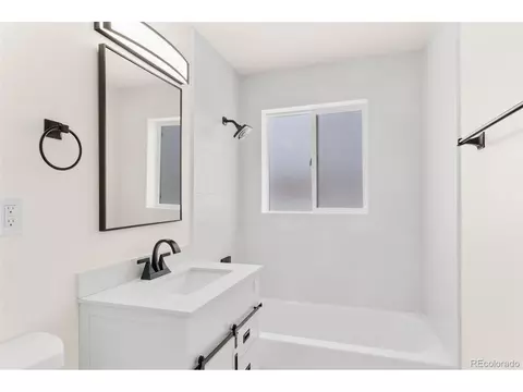 7555 E 22nd Ave, Denver, CO 80207 photo 32