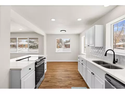 7555 E 22nd Ave, Denver, CO 80207 photo 16