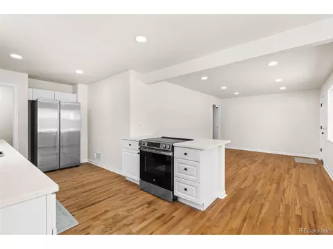7555 E 22nd Ave, Denver, CO 80207 photo 12
