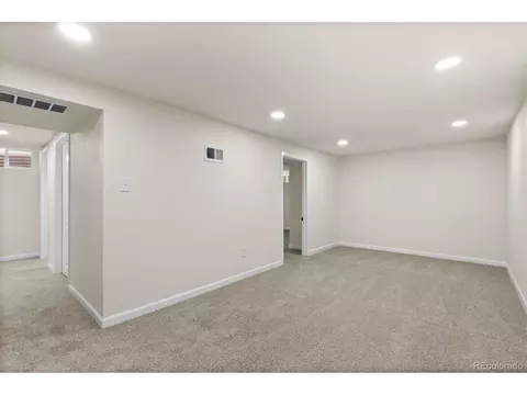 7555 E 22nd Ave, Denver, CO 80207 photo 35