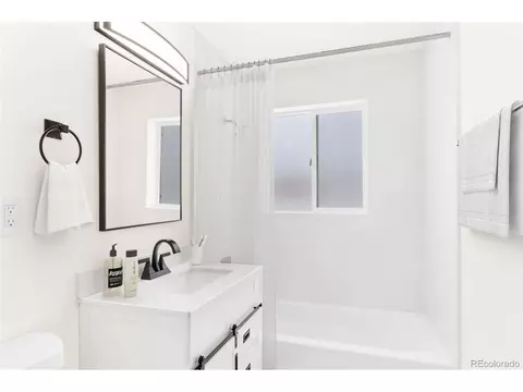 7555 E 22nd Ave, Denver, CO 80207 photo 31