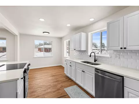 7555 E 22nd Ave, Denver, CO 80207 photo 14