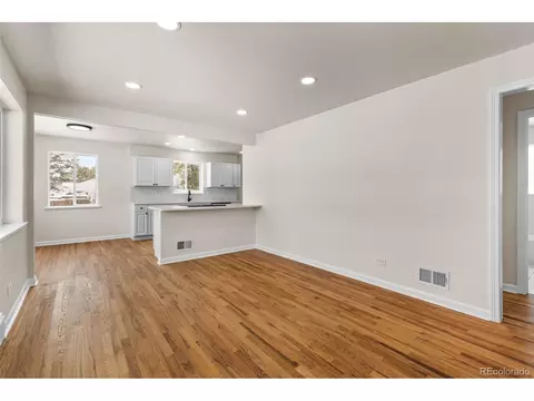 7555 E 22nd Ave, Denver, CO 80207 photo 4