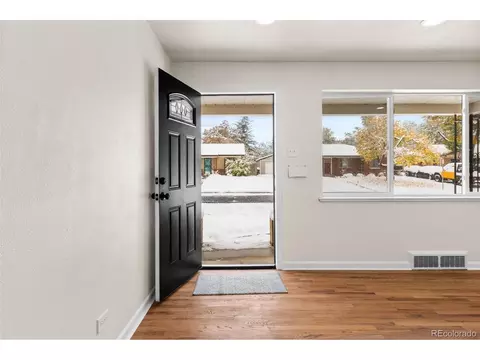 7555 E 22nd Ave, Denver, CO 80207 photo 2