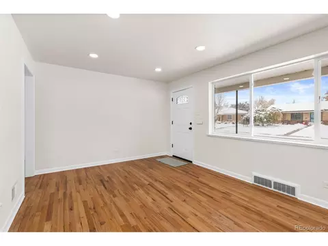 7555 E 22nd Ave, Denver, CO 80207 photo 6