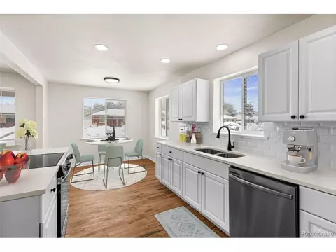 7555 E 22nd Ave, Denver, CO 80207 photo 13